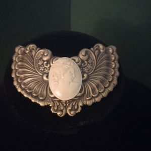 Vintage Cameo Barrett